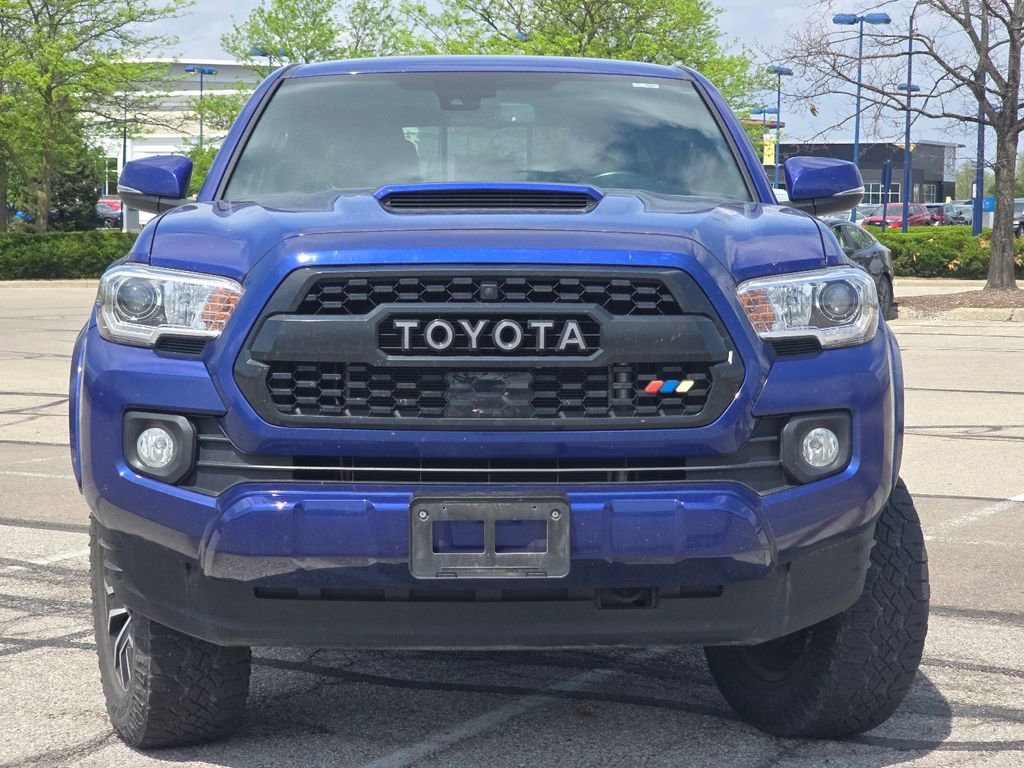 Used 2022 Toyota Tacoma TRD Sport AWD/4WD image 8
