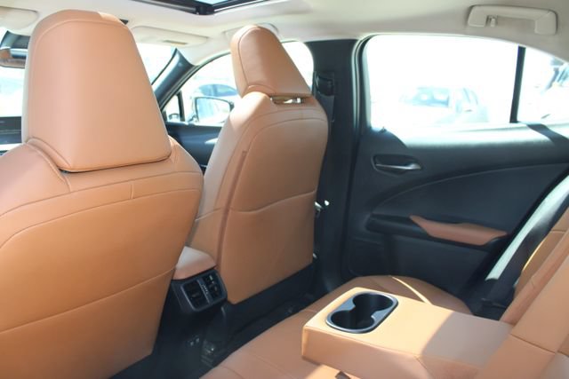 Used 2019 Lexus UX 200 FWD image 9