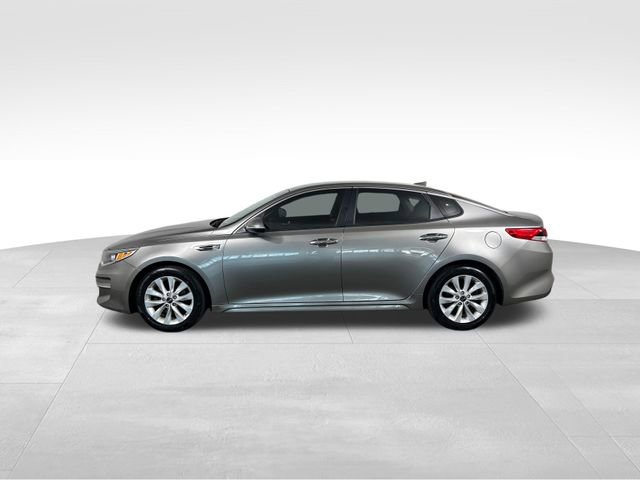 Used 2018 Kia Optima LX w/ 17" Alloy Wheels Package image 3