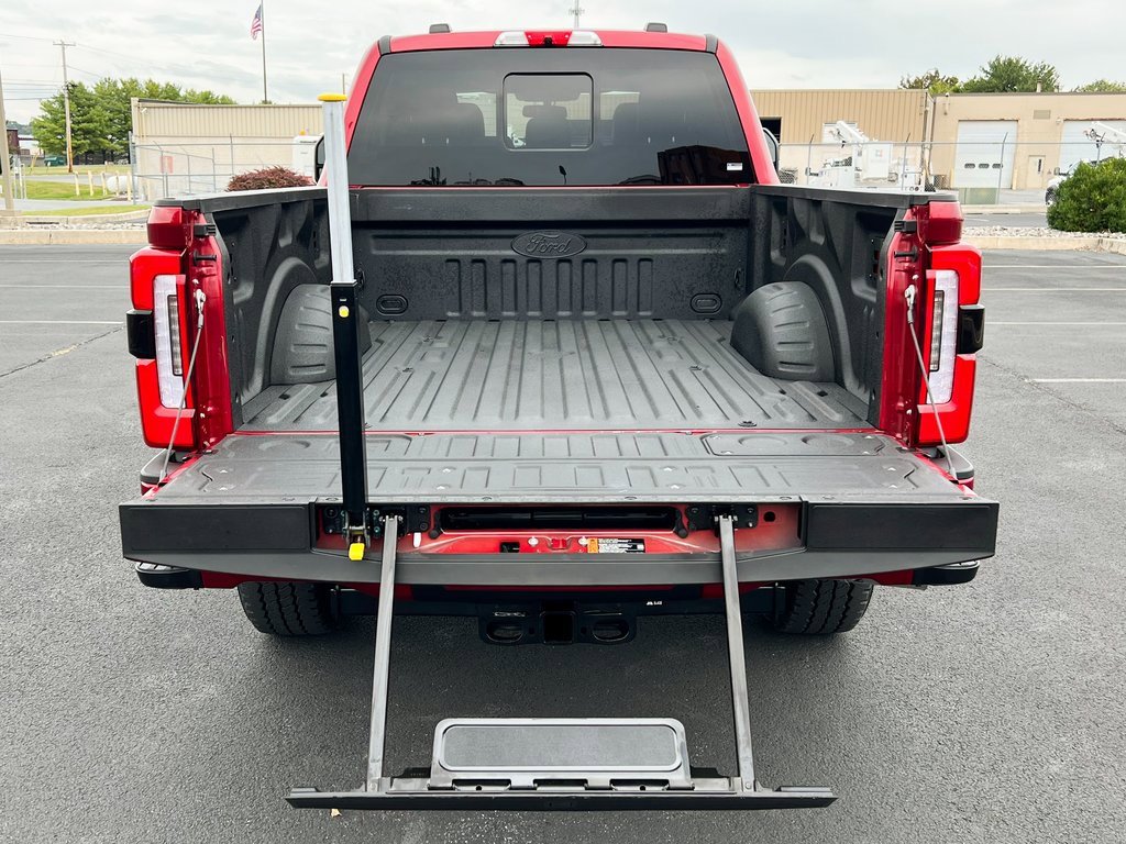 Used 2025 Ford F250 Platinum image 12
