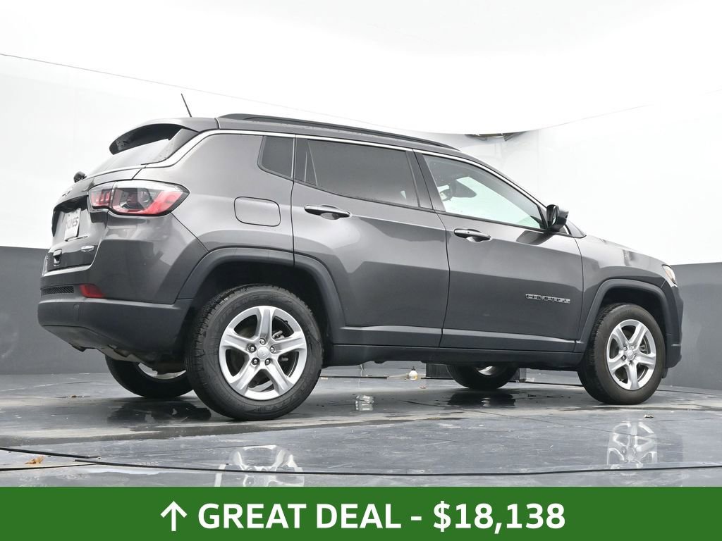 Used 2024 Jeep Compass Latitude image 60