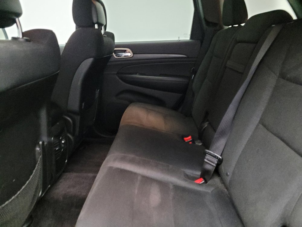 Used 2017 Jeep Grand Cherokee Laredo w/ Quick Order Package 23E image 18