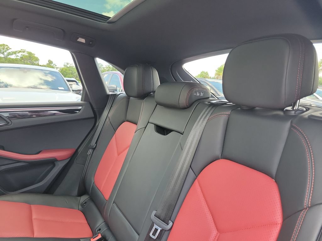 Used 2021 Porsche Macan S AWD/4WD image 24