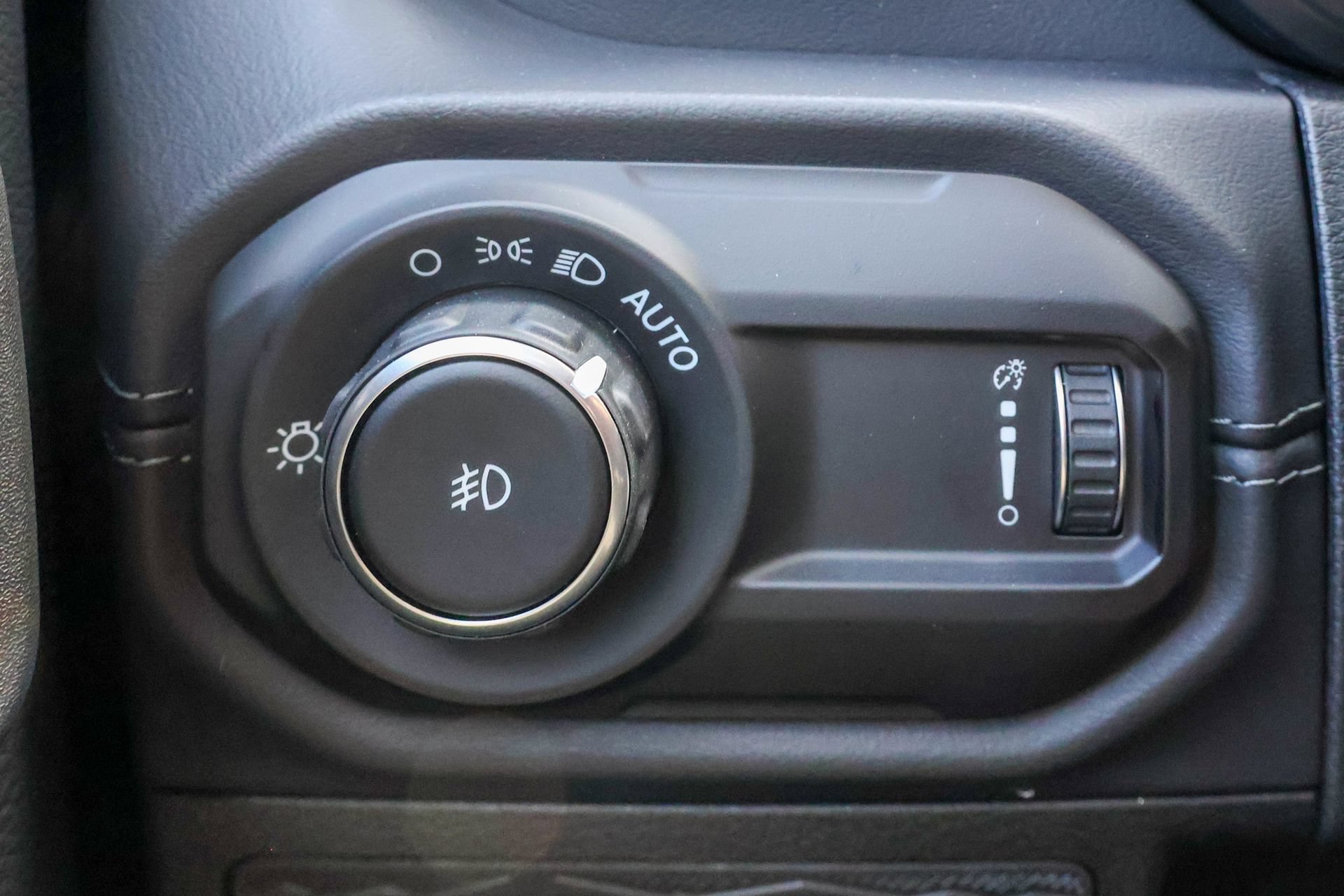 New 2026 Jeep Wrangler Unlimited Sahara AWD/4WD image 29
