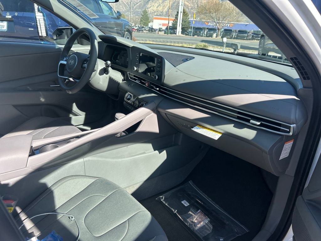 New 2026 Hyundai Elantra Blue image 8