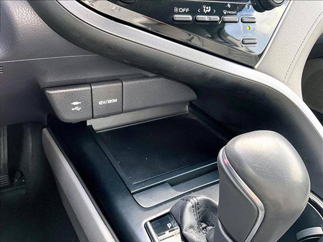 Used 2018 Toyota Camry SE FWD image 23