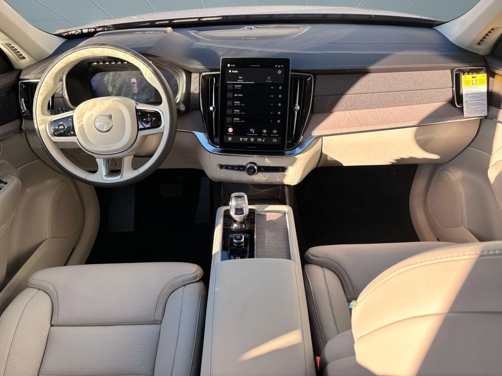 New 2026 Volvo XC90 B6 Ultra w/ Protection Package AWD/4WD image 16