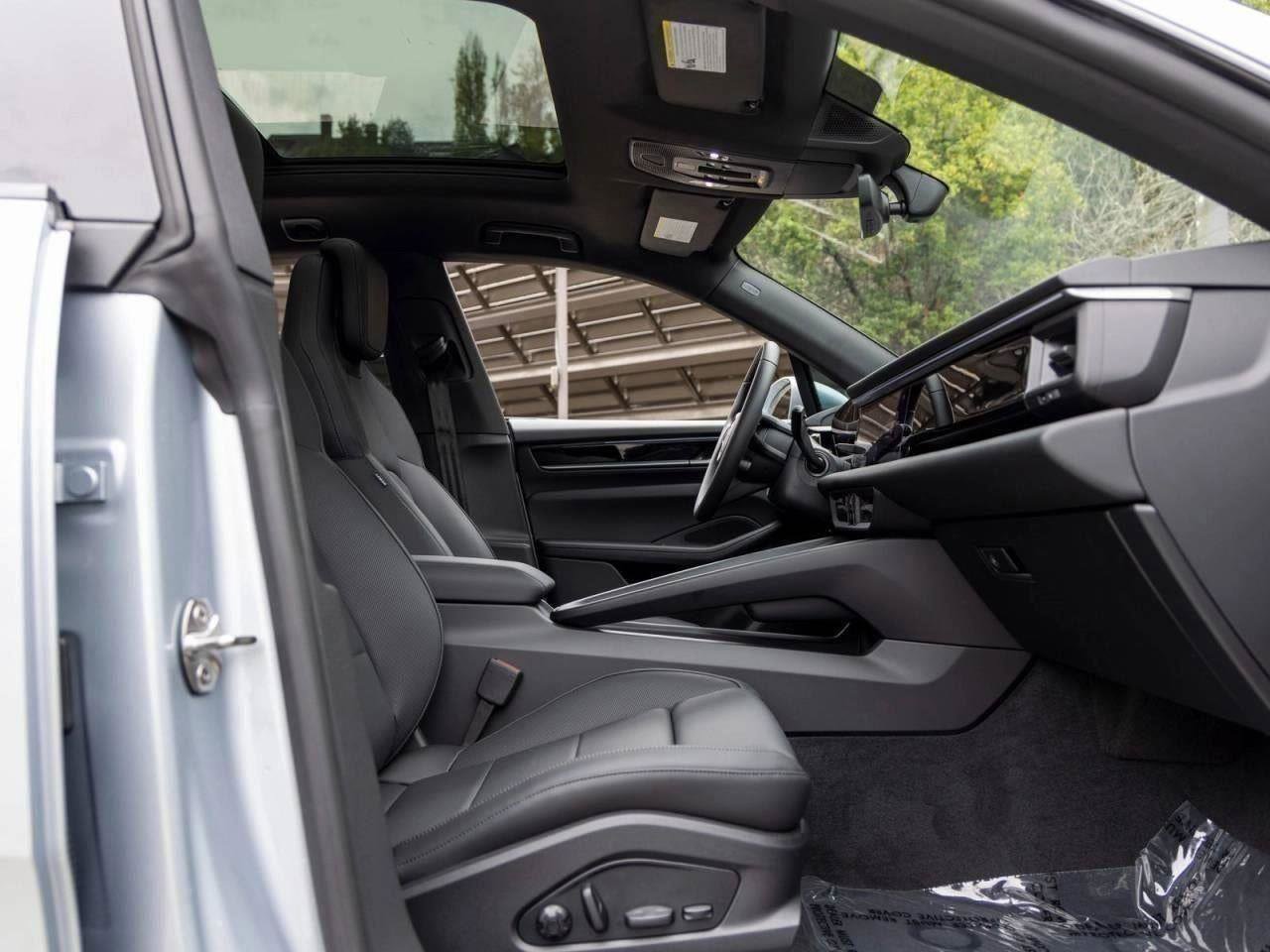 New 2025 Porsche Macan Electric image 95