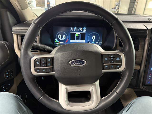Used 2023 Ford Expedition Limited AWD/4WD image 10