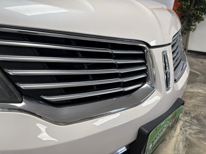 Used 2018 Lincoln MKX Select w/ Select Plus Package FWD image 9