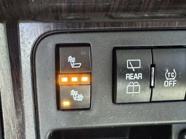 Used 2017 Chevrolet Traverse LT w/ Style and Technology Package image 21