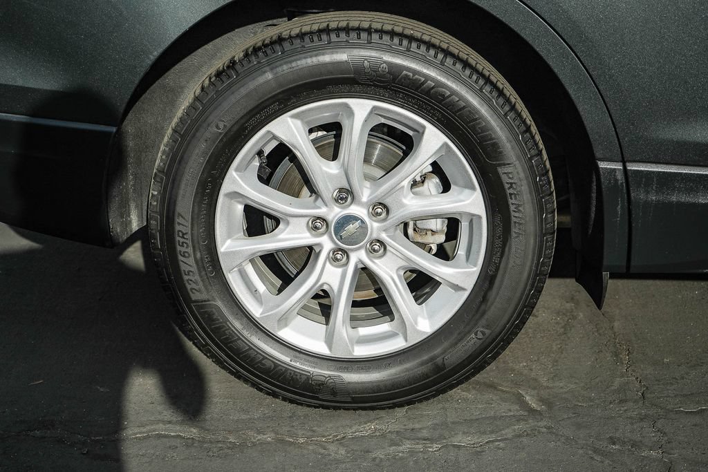 Used 2020 Chevrolet Equinox LS w/ LS Convenience Package FWD image 11