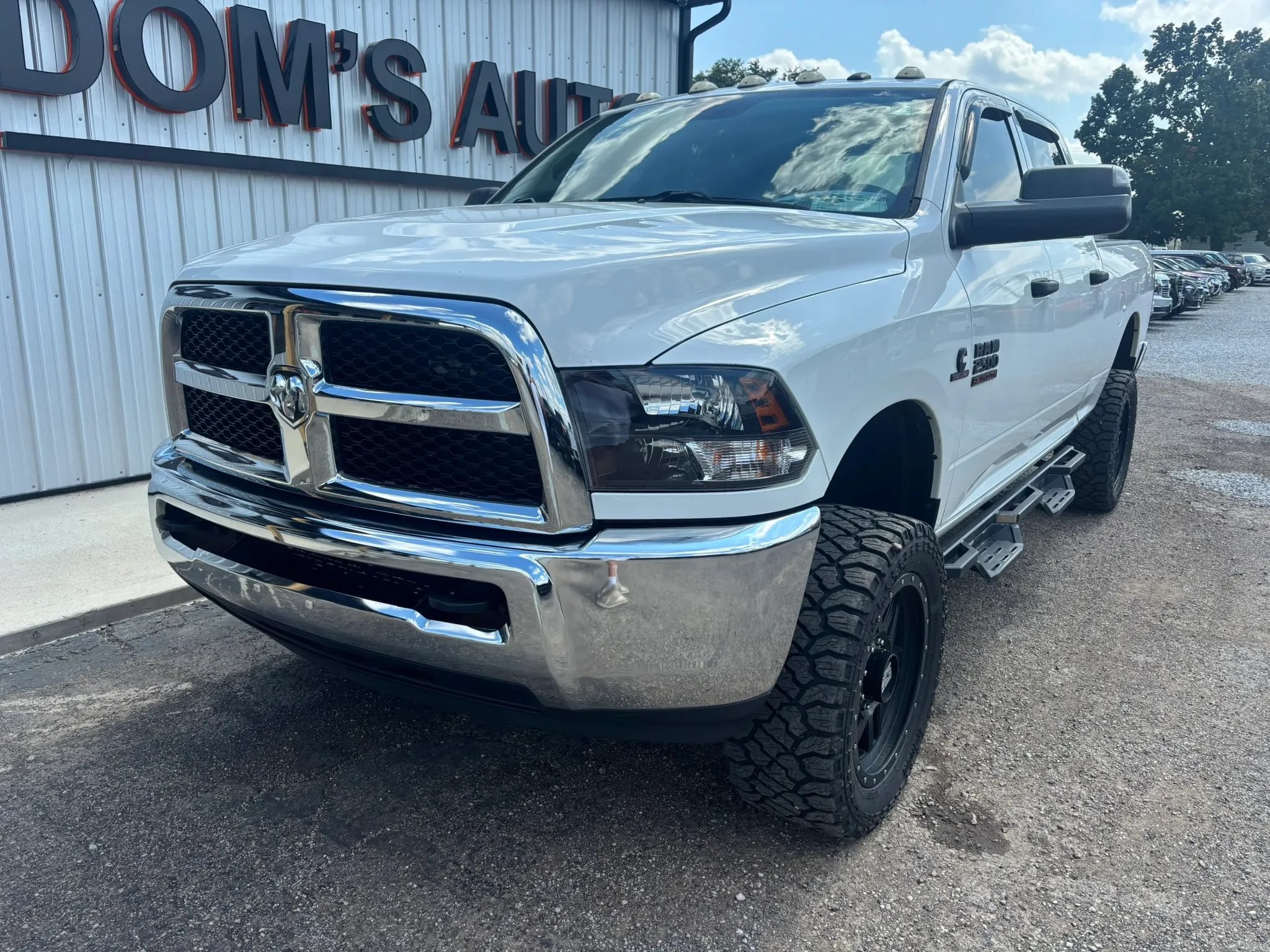 Used 2017 RAM 2500 Tradesman w/ Chrome Appearance Group AWD/4WD image 13