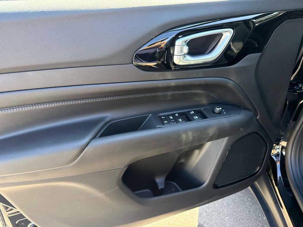 New 2026 Jeep Compass Latitude image 21