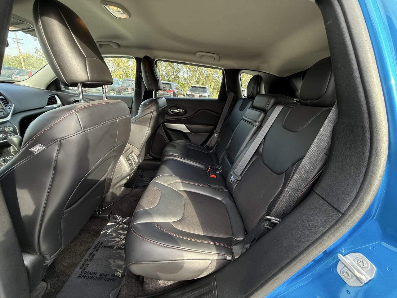 Used 2017 Jeep Cherokee Trailhawk w/ Cold Weather Group image 11