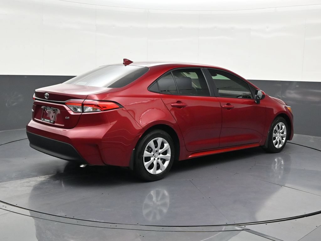 Used 2025 Toyota Corolla LE FWD image 5