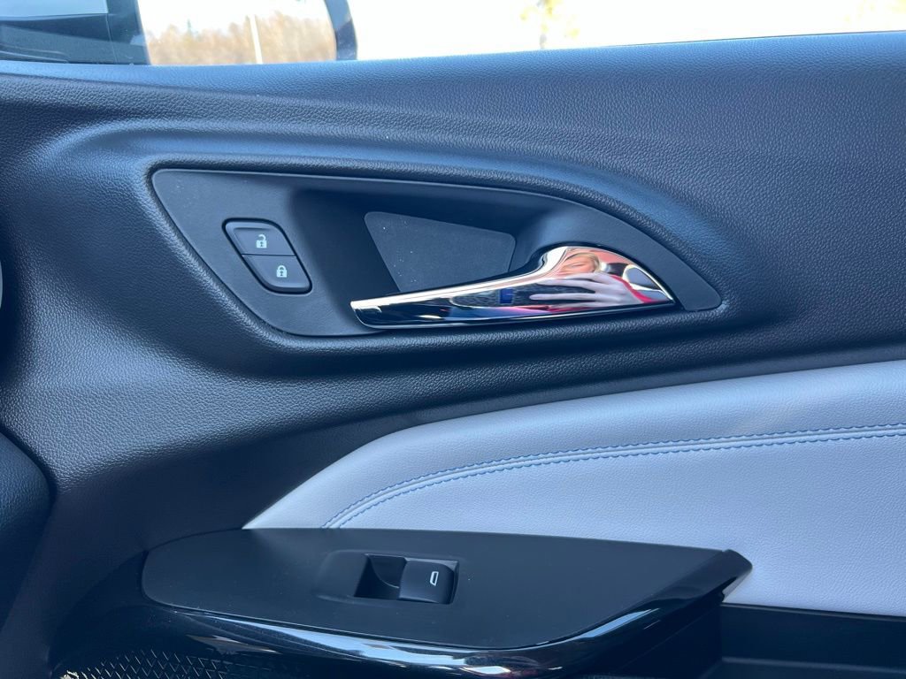 New 2026 Chevrolet Trax LT w/ Sunroof Package image 20