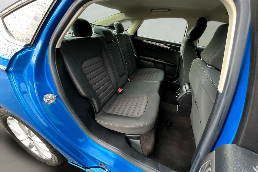 Used 2020 Ford Fusion SE image 27
