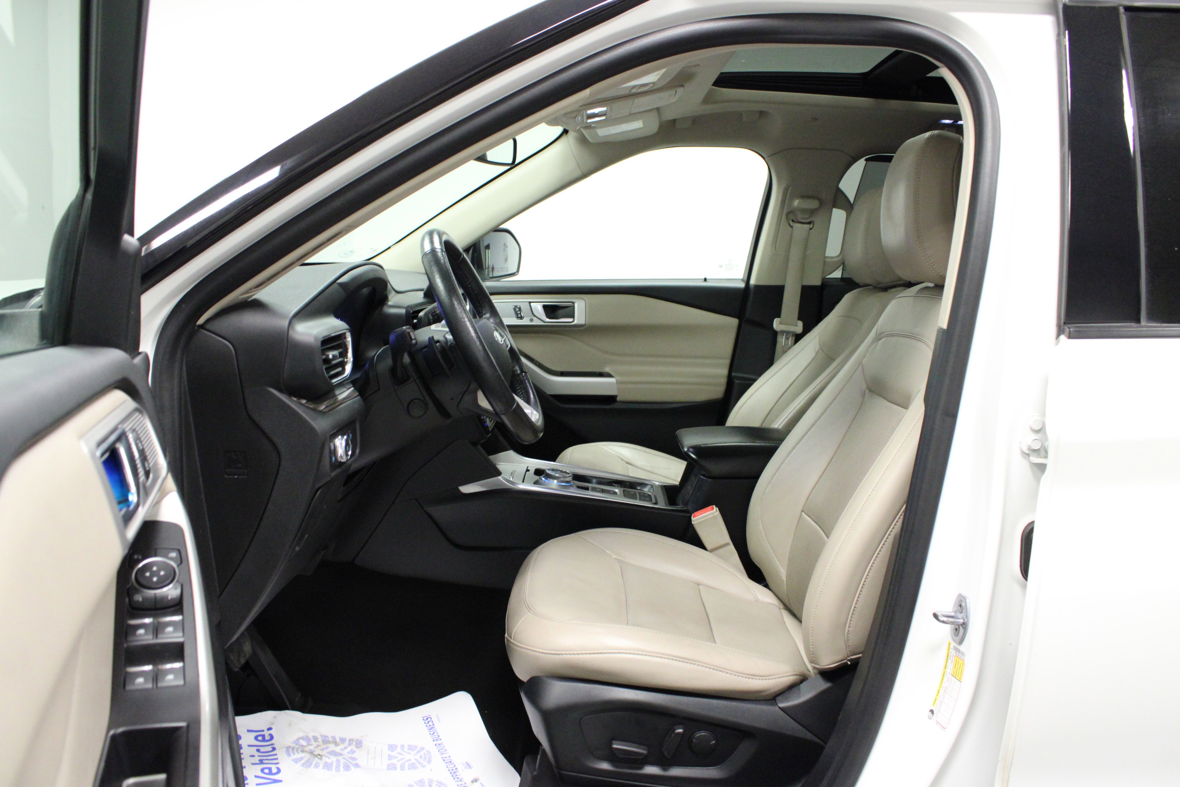 Used 2021 Ford Explorer Limited w/ Hybrid Equipment Group 310A image 12