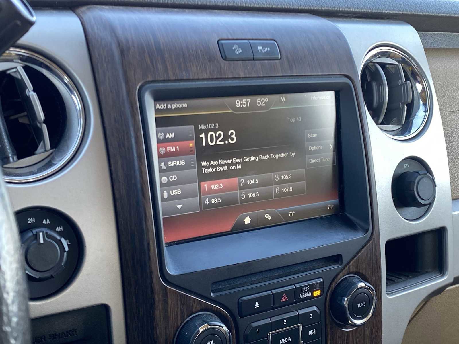 Used 2014 Ford F150 Lariat w/ Lariat Chrome Package AWD/4WD image 23