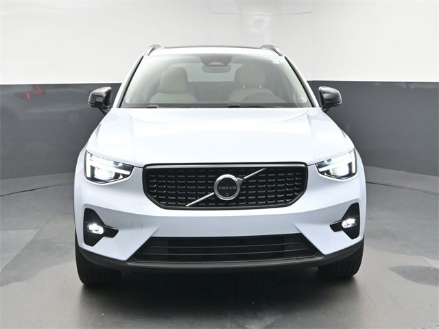 Used 2024 Volvo XC40 B5 Ultimate w/ Protection Package Premier image 7