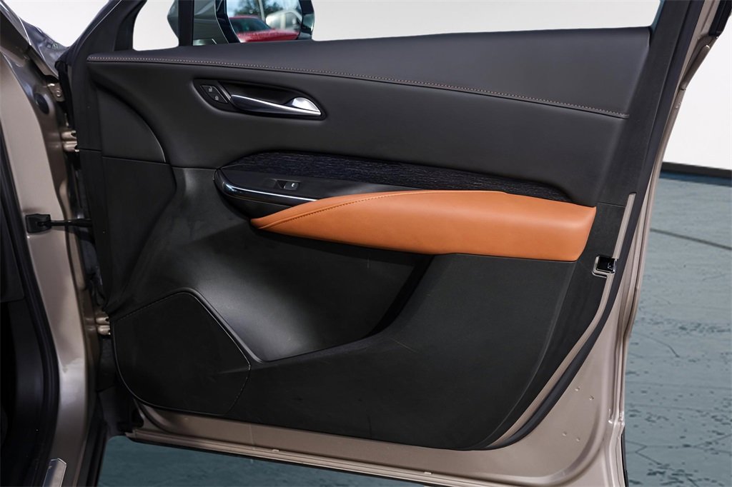 Used 2024 Cadillac XT4 Premium Luxury w/ Active Safety Package image 32