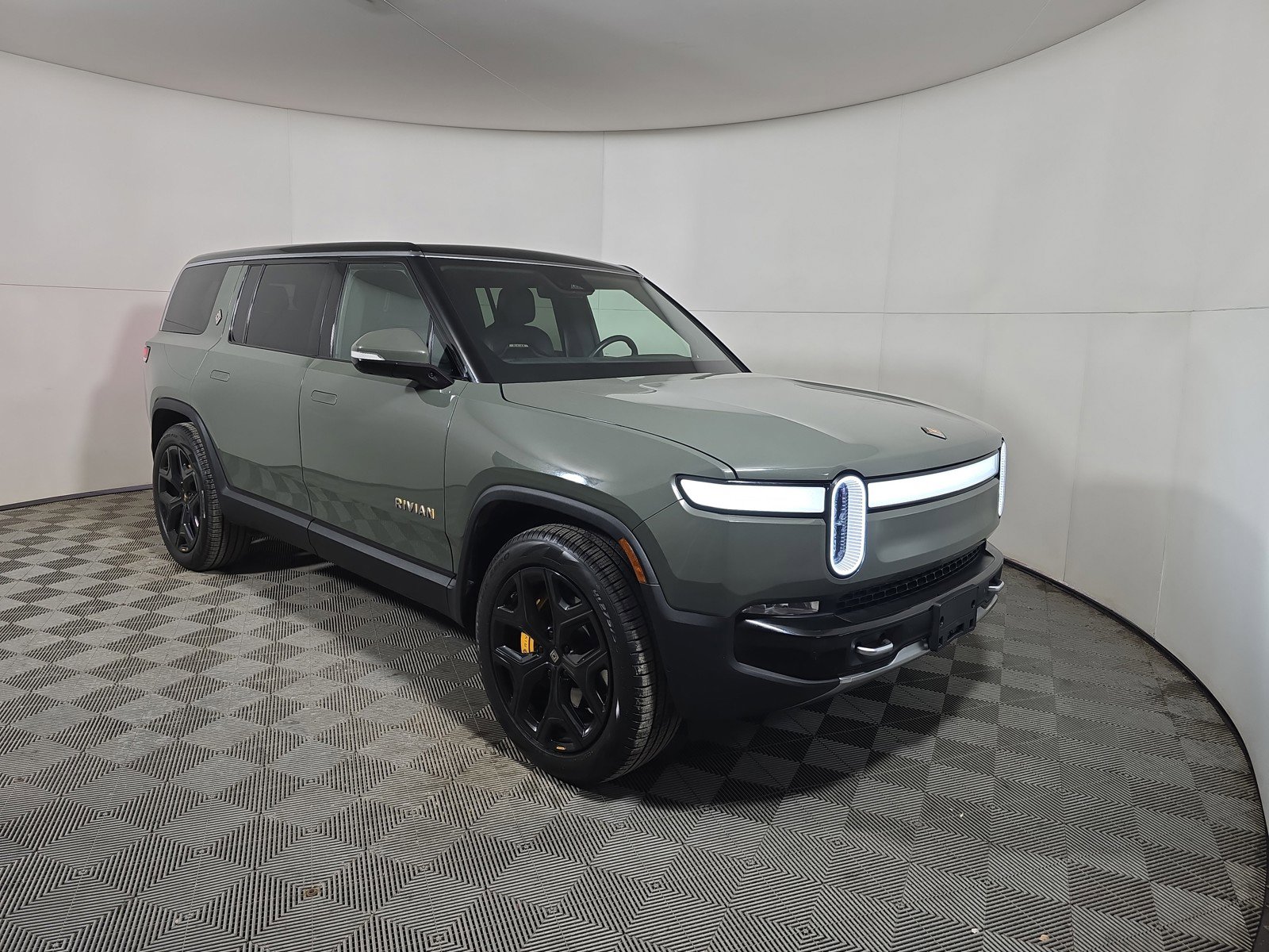Used 2022 Rivian R1S Launch Edition image 7