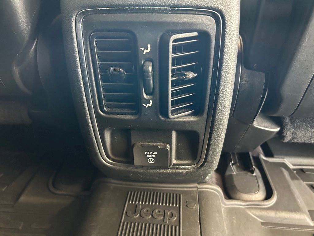 Used 2018 Jeep Grand Cherokee Altitude AWD/4WD image 28