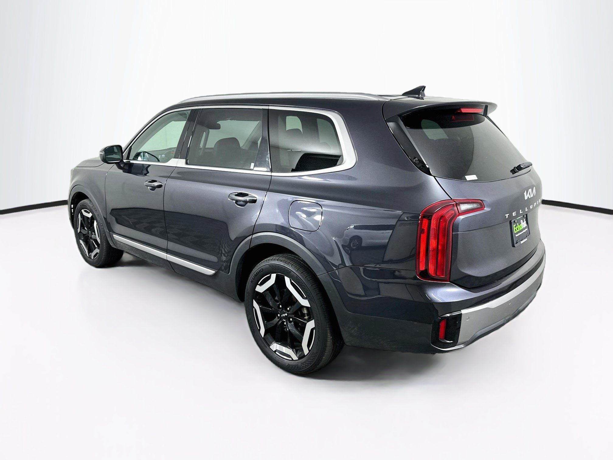 Used 2025 Kia Telluride S FWD image 5