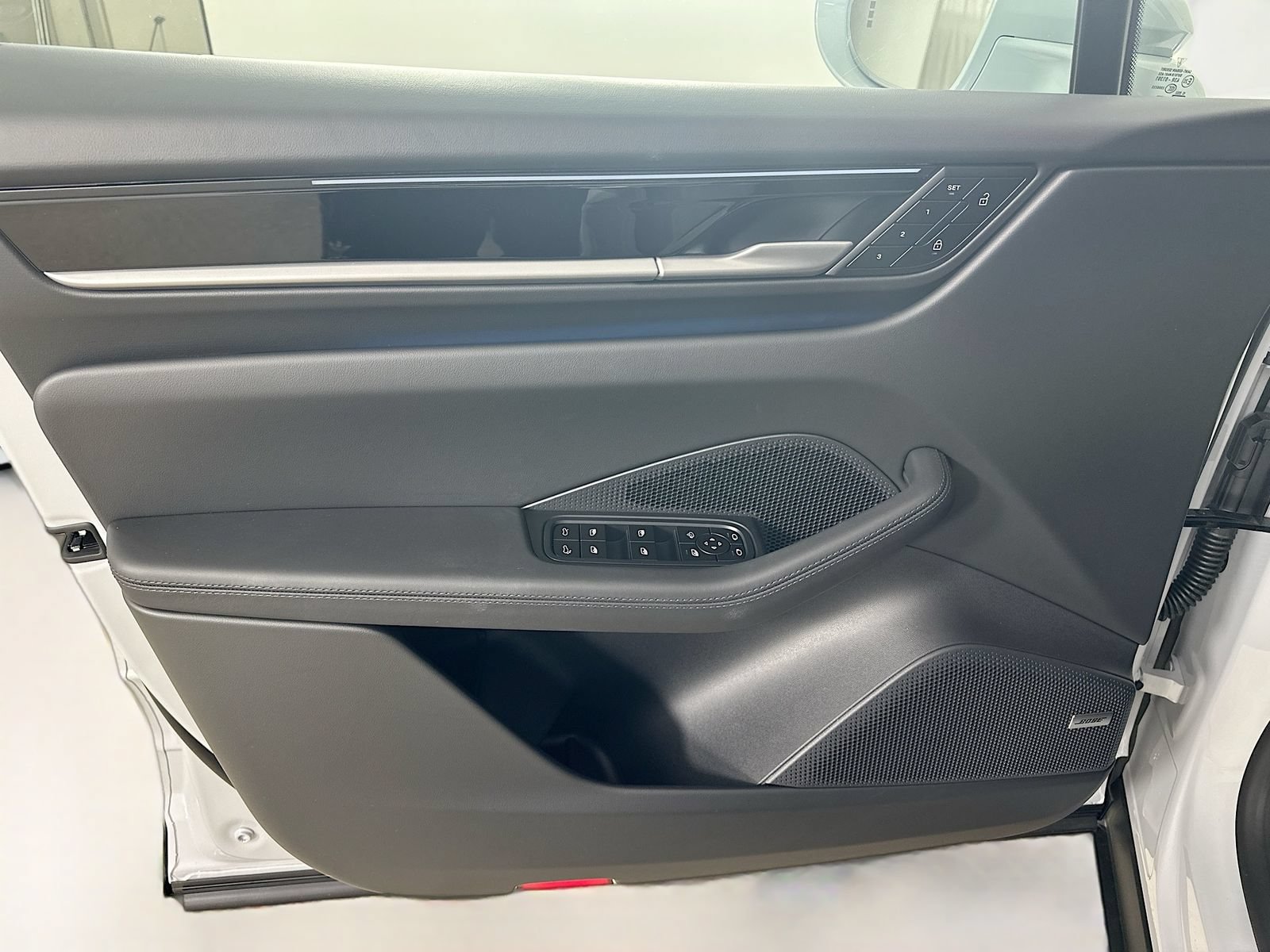 New 2026 Porsche Macan 4 Electric AWD/4WD image 16