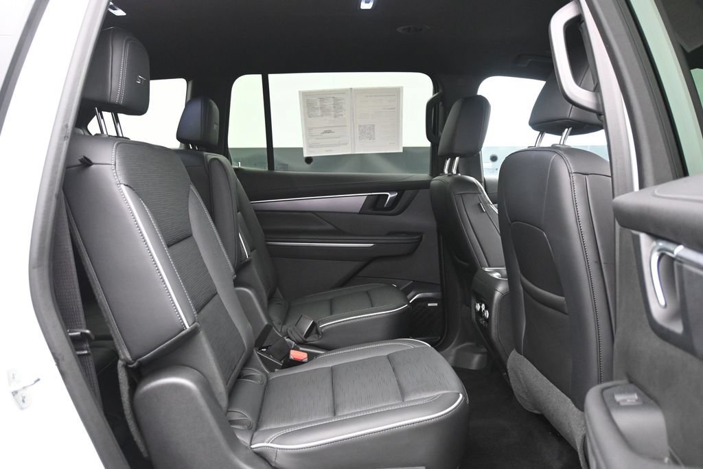 Used 2025 Buick Enclave Sport Touring w/ Power Package AWD/4WD image 14