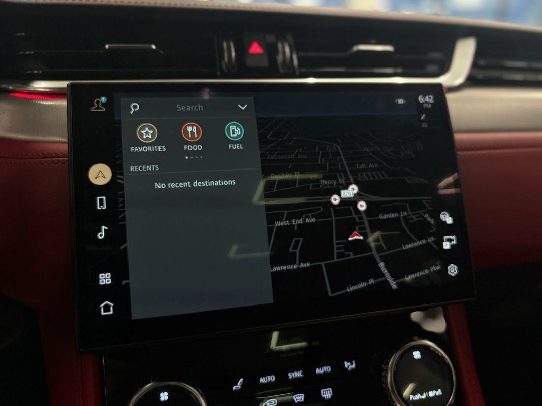 Used 2021 Jaguar F-PACE R-Dynamic S image 30