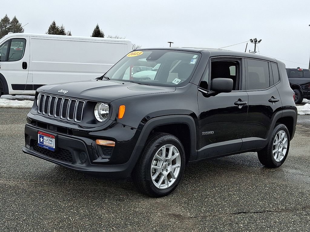 Used 2023 Jeep Renegade Latitude AWD/4WD image 6