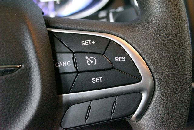 Used 2016 Chrysler 200 LX FWD image 15