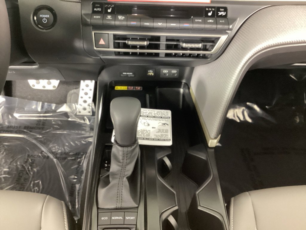 Used 2026 Toyota Camry SE w/ Convenience Package FWD image 18