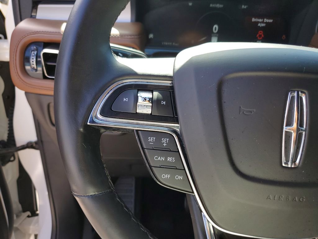 Used 2023 Lincoln Nautilus Reserve AWD/4WD image 22