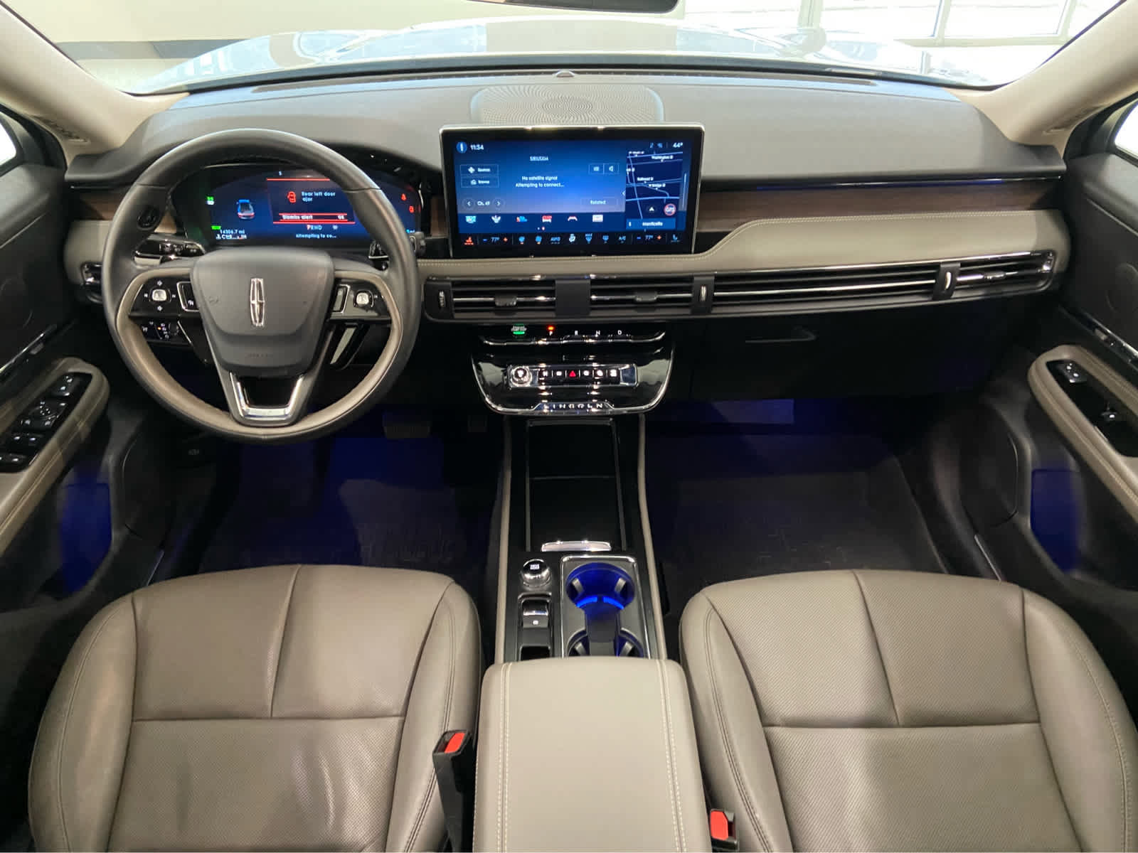 Used 2025 Lincoln Corsair Grand Touring w/ Equipment Group 301A image 18