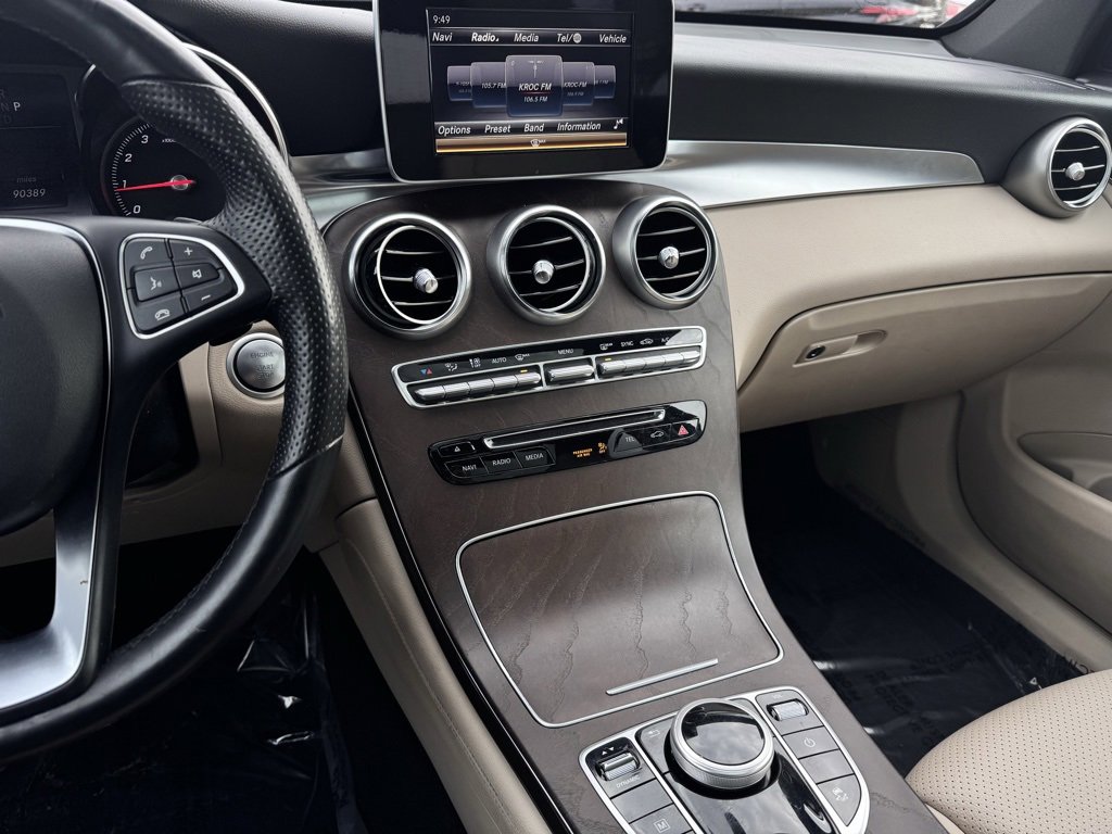 Used 2018 Mercedes-Benz GLC 300 4MATIC image 15