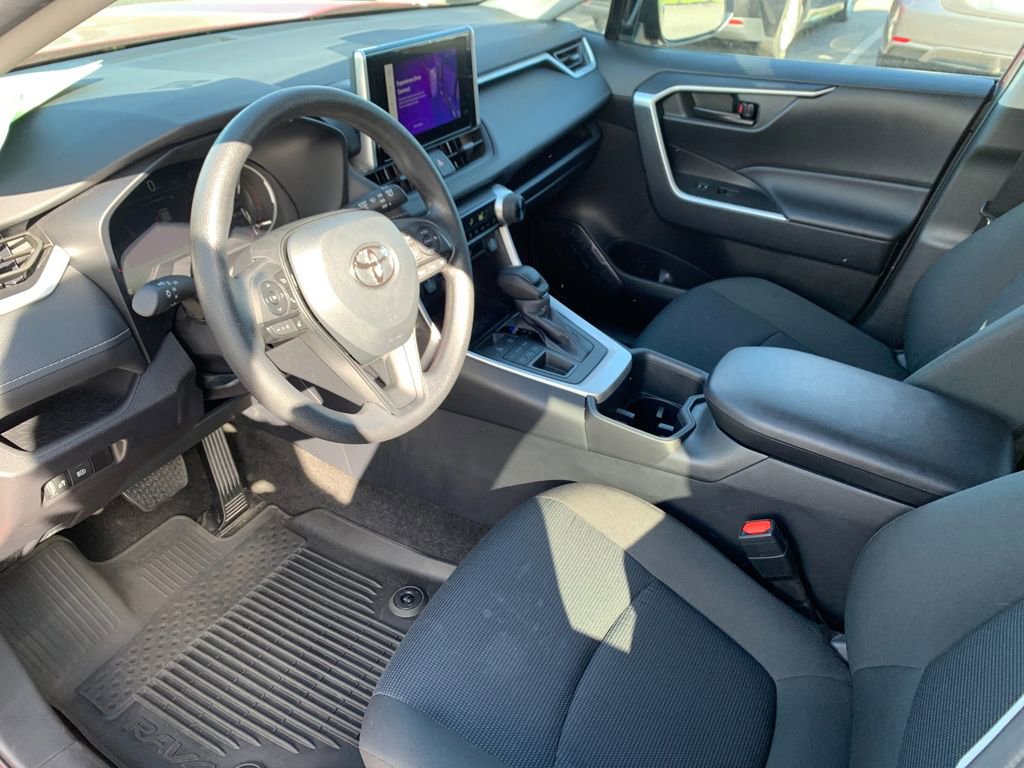 Used 2025 Toyota RAV4 LE AWD/4WD image 11