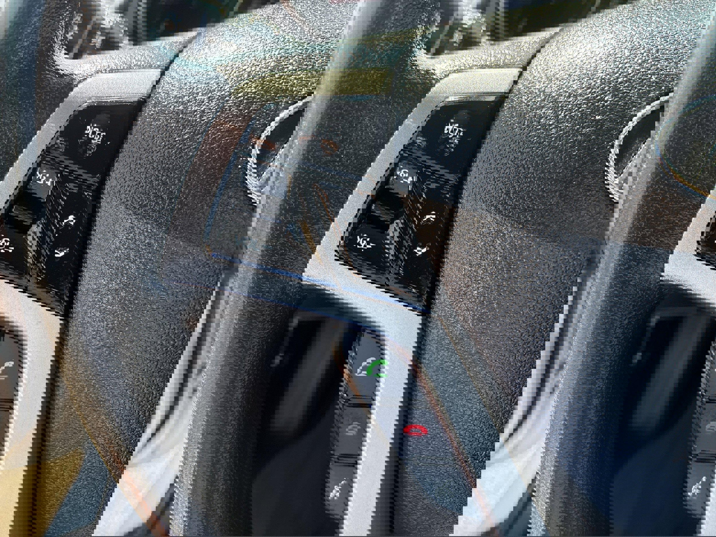 Used 2016 Hyundai Veloster image 13