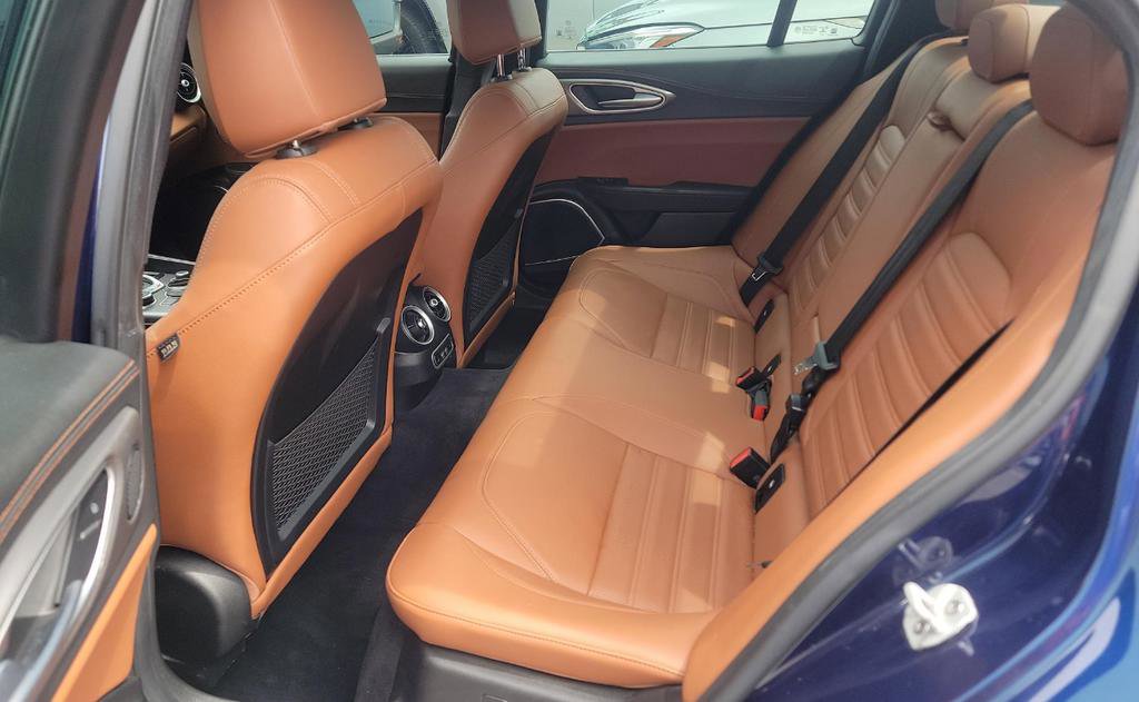 Used 2021 Alfa Romeo Giulia Ti Sport image 4