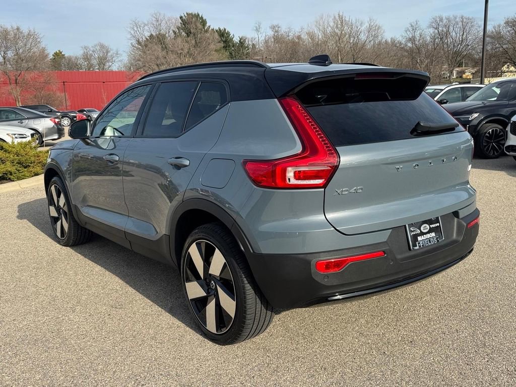 Certified 2023 Volvo XC40 Recharge Ultimate image 3