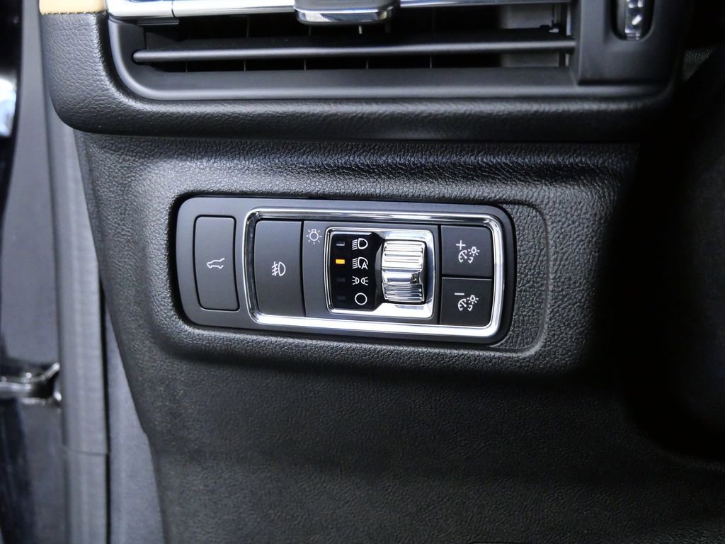 Certified 2022 Lincoln Corsair Reserve w/ Equipment Group 201A image 25