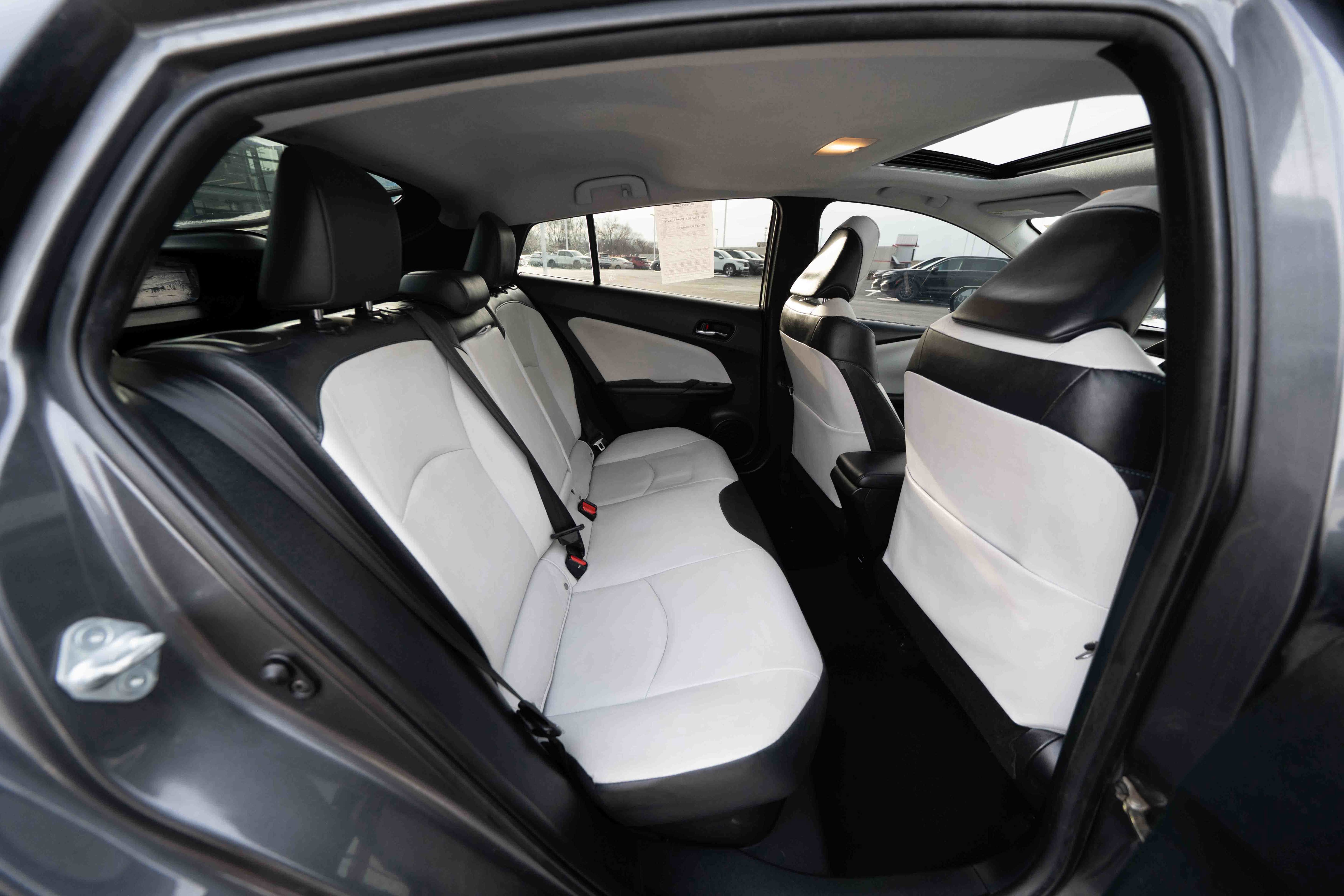 Used 2017 Toyota Prius Four image 24