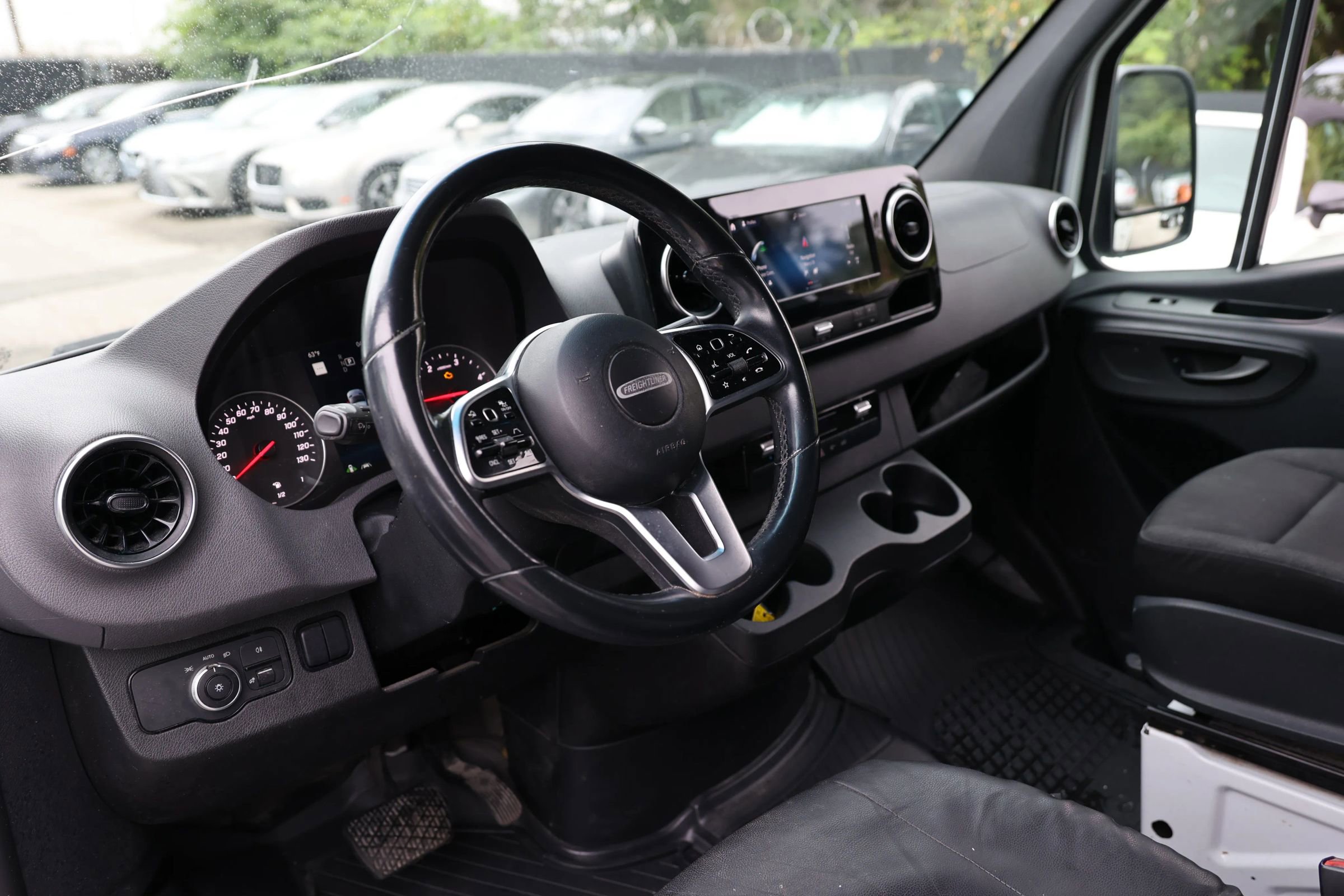 Used 2019 Freightliner Sprinter 170 Cargo image 3