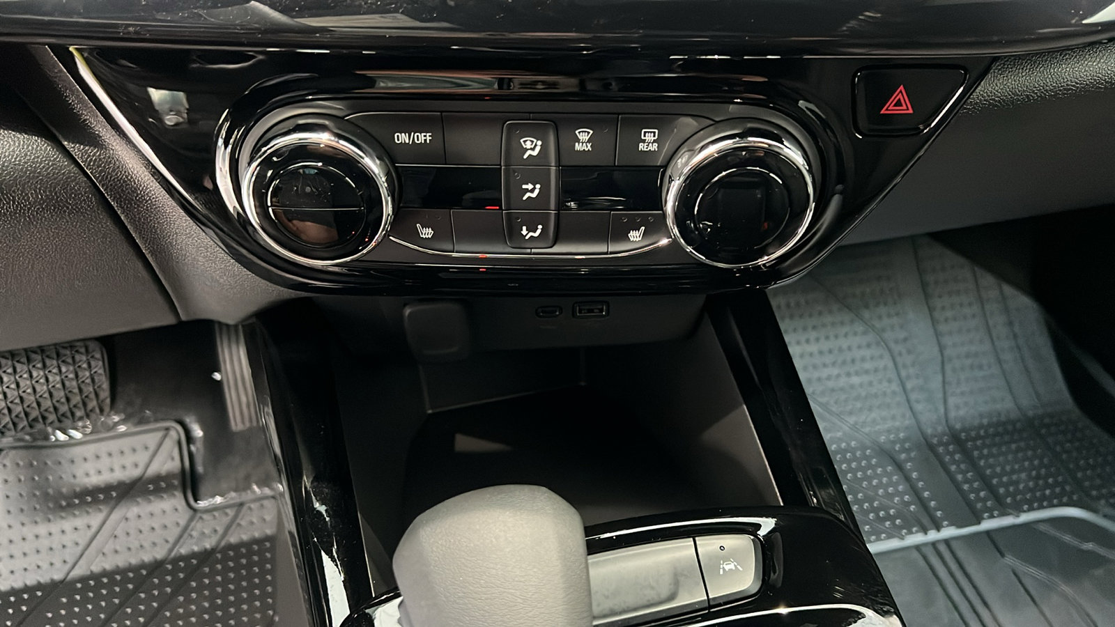 New 2025 Chevrolet Trax RS w/ Driver Confidence Package image 19