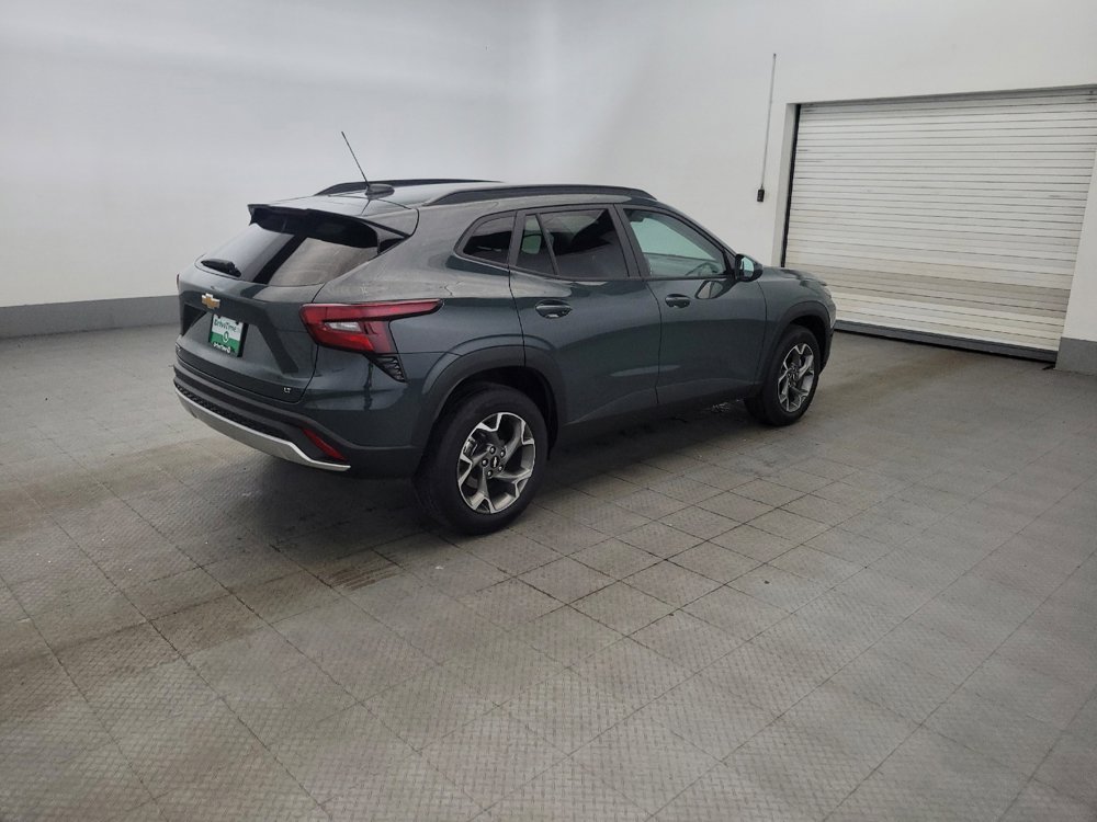 Used 2025 Chevrolet Trax LT FWD image 10