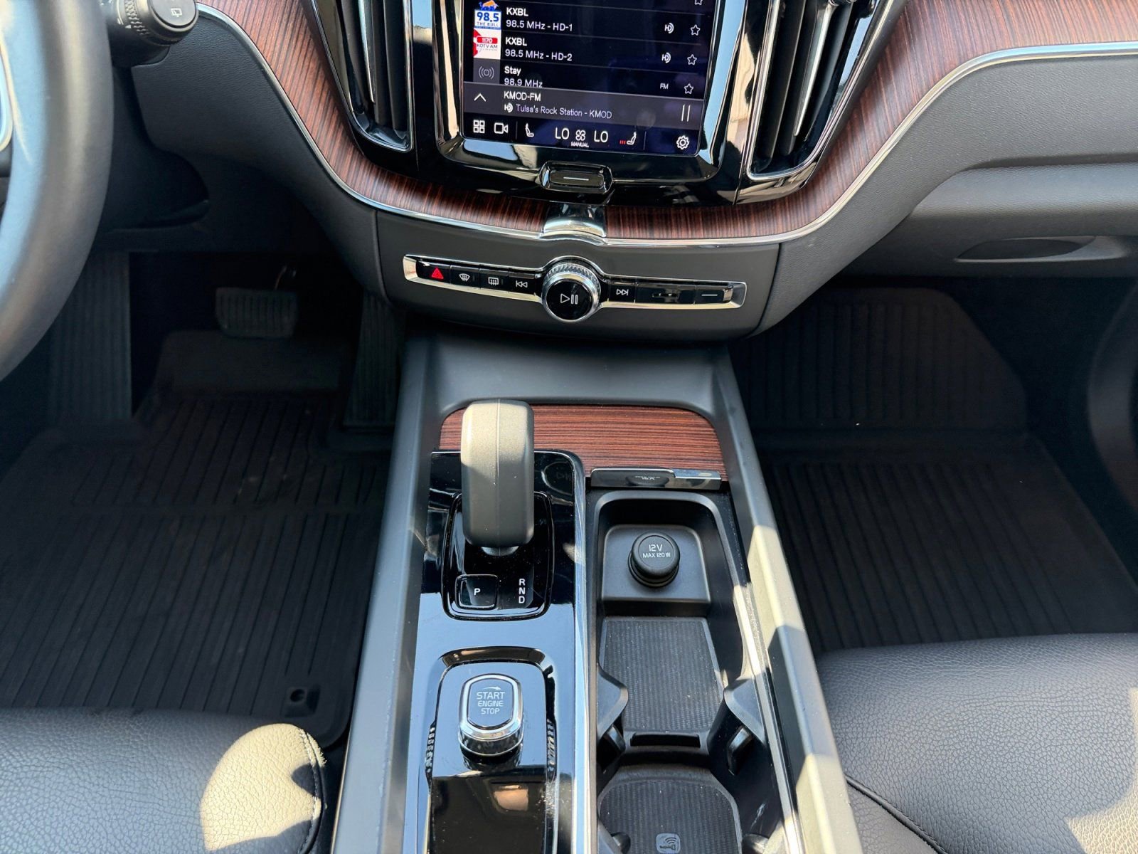 Used 2023 Volvo XC60 B5 Plus w/ Protection Package Premier image 11