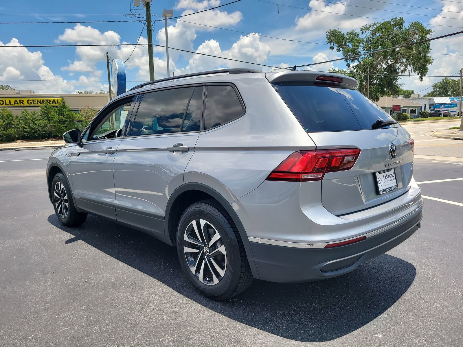 Used 2024 Volkswagen Tiguan S image 8