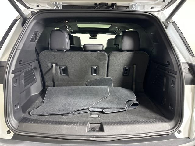 Used 2025 Chevrolet Traverse LT w/ Sun and Wheel Package image 26